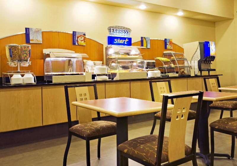 Holiday Inn Express Hotel And Suites Borger By Ihg Exterior photo